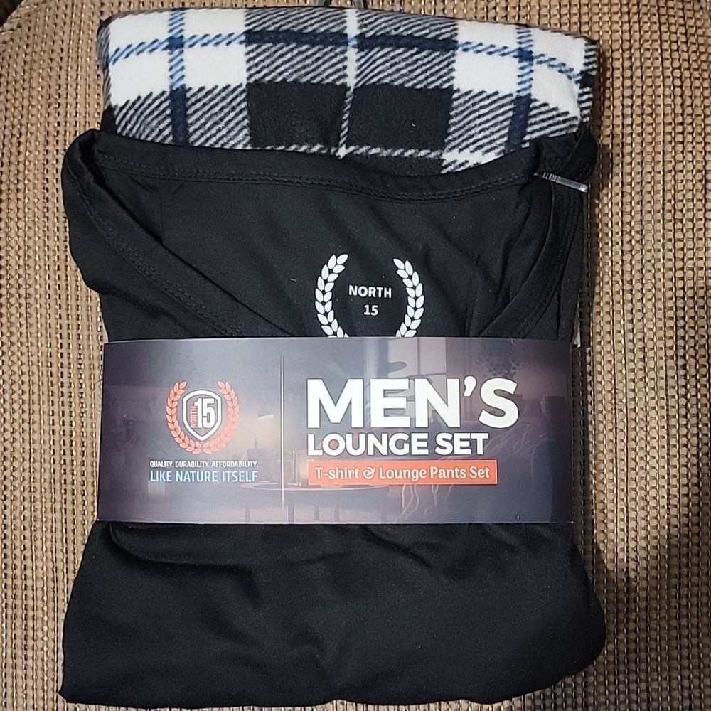 North 15 men's XL White and Black fleece 2pc sleeper set